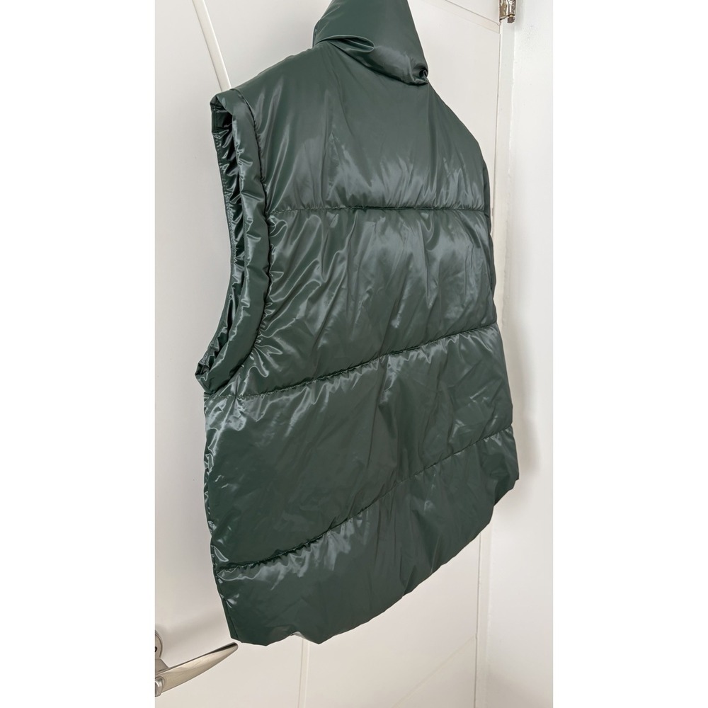 Offline By Aerie Green Shiny Glossy Puffer Vest Size XL Zip & Snap W/Pockets - Picture 8 of 12